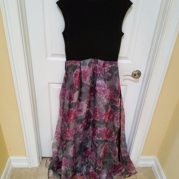 Dress - Picture 7 of 9